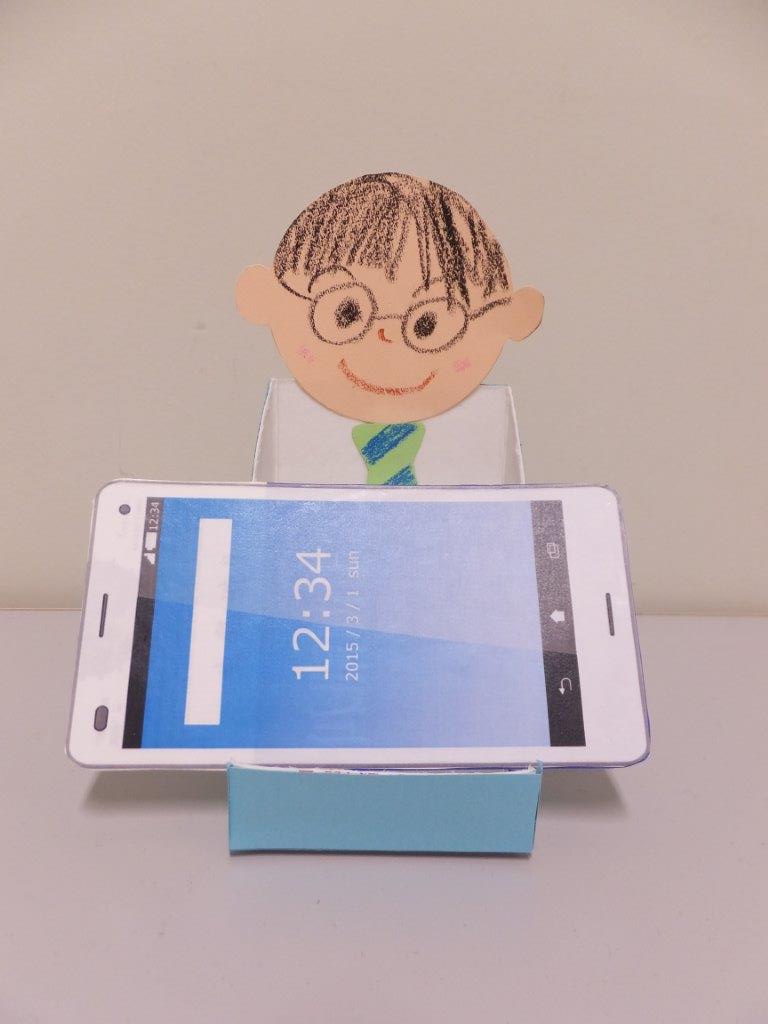 創作 牛乳パックでスマホスタンドづくり 北九州市立子育てふれあい交流プラザ 元気のもり